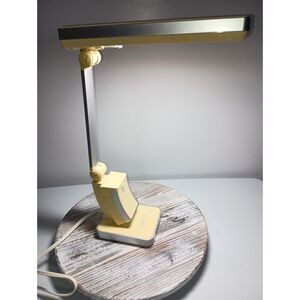 Vintage Ottlite #GX7825 Adjustable/Foldable Desk/Craft Lamp (1) (Tested / Works)